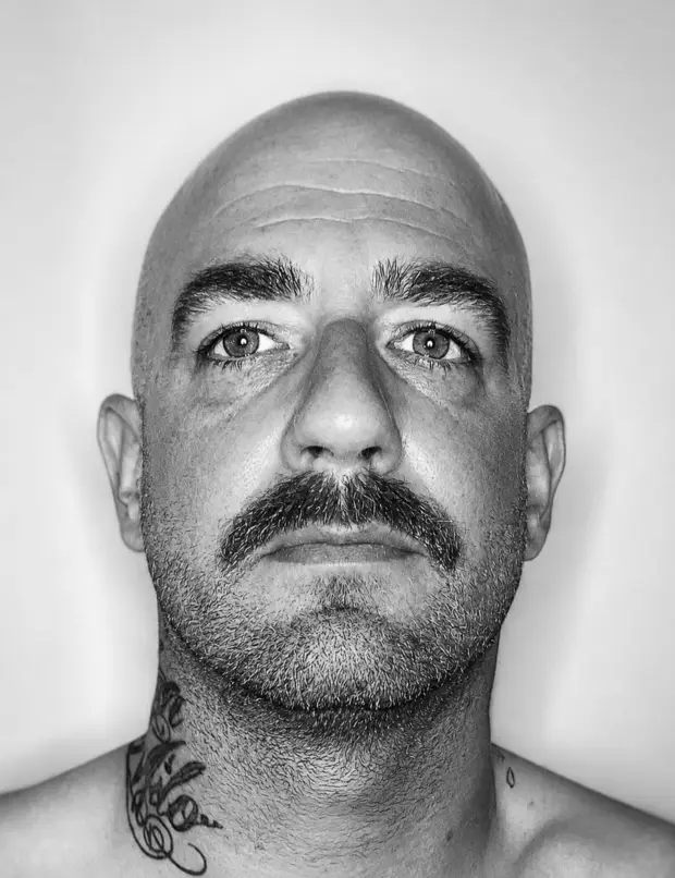 Porträt von Sven, Gründer und Creative Head der Agentur Keine Angst
